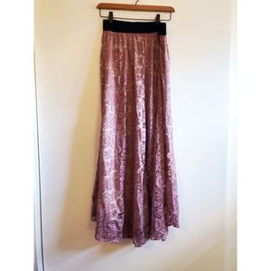 LuLaroe Small Pink lucy skirt lace